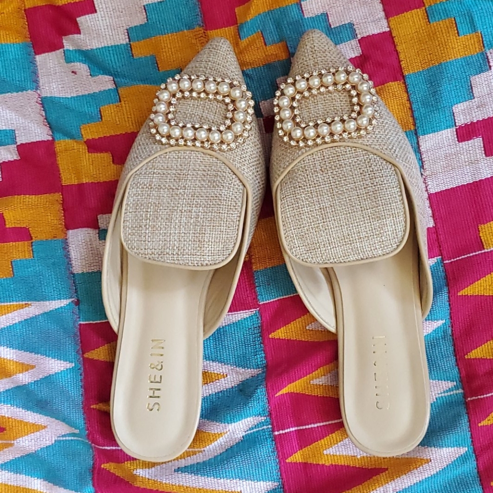 Point Toe & Rhinestone Decor Flat Mules - Picture 3 of 3